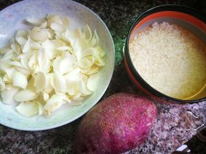 百合紫薯粥的做法 步骤2