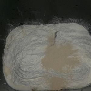 椰奶白面包的做法 步骤2