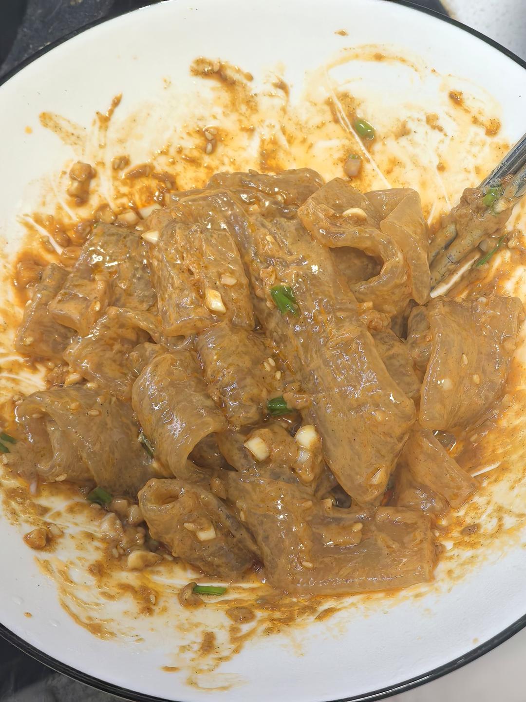 秒杀小夜市的麻酱流汁宽粉