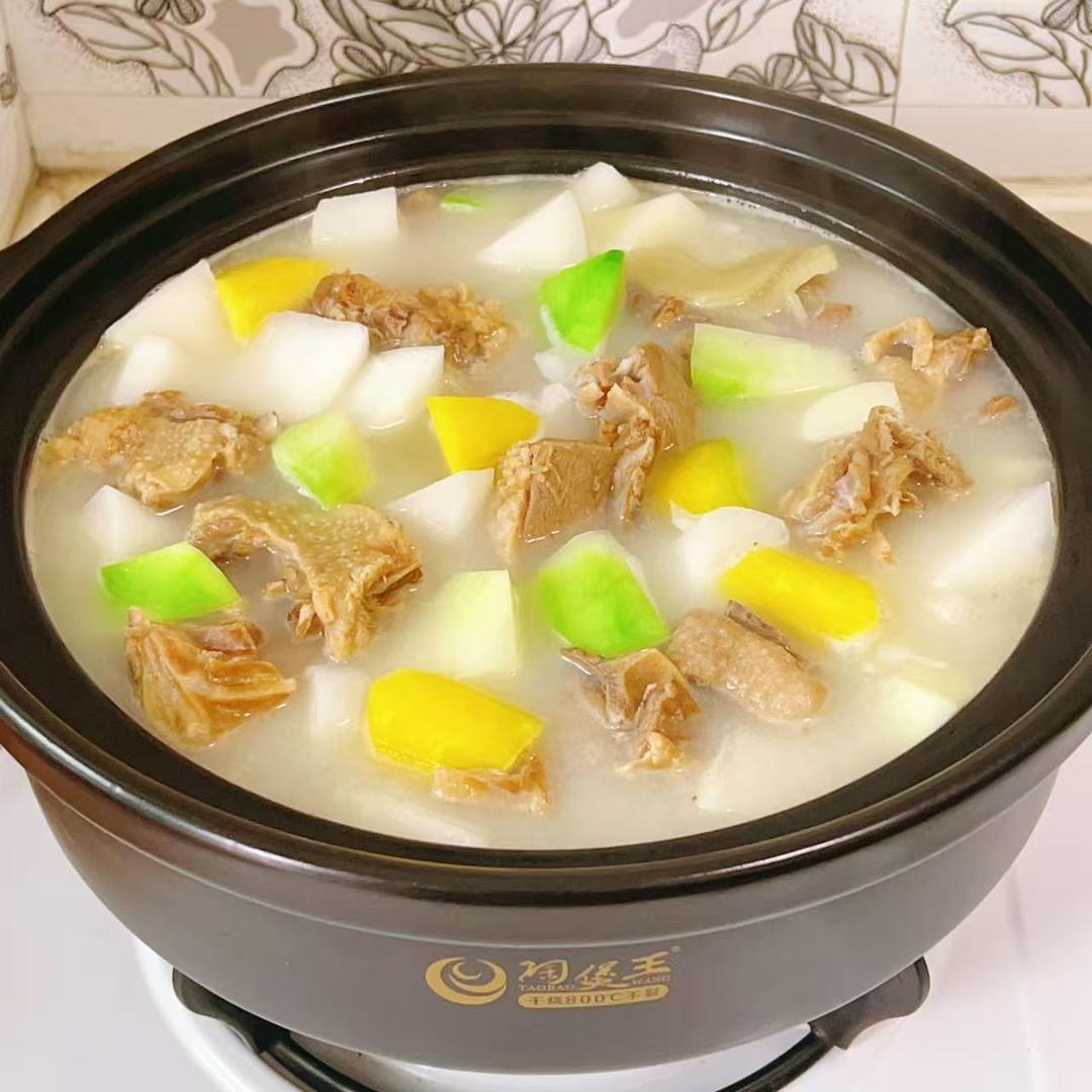 什锦萝卜清炖腊板鹅(风干非烟熏)