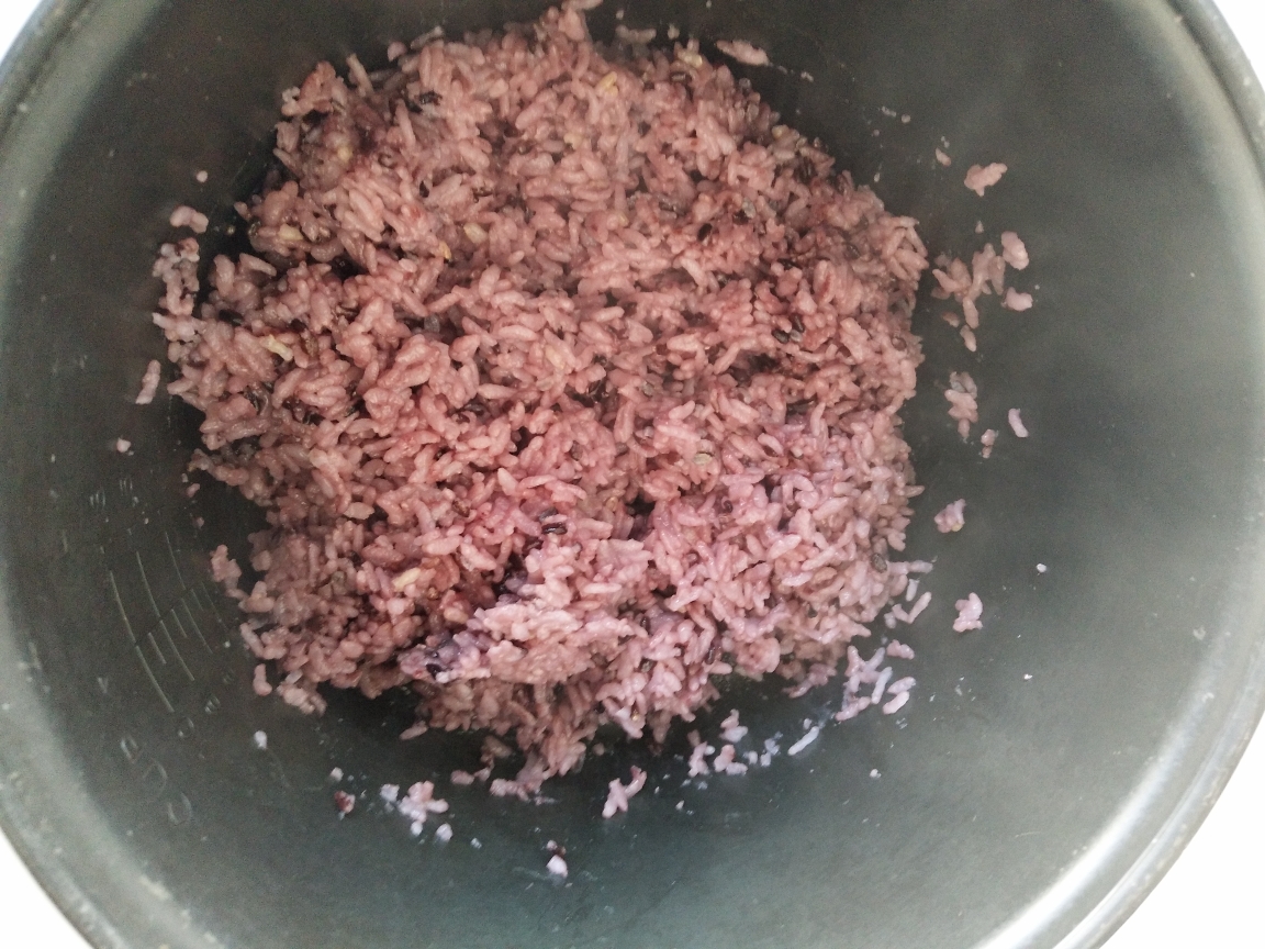 黑米饭又香又甜又糯的做法 步骤4
