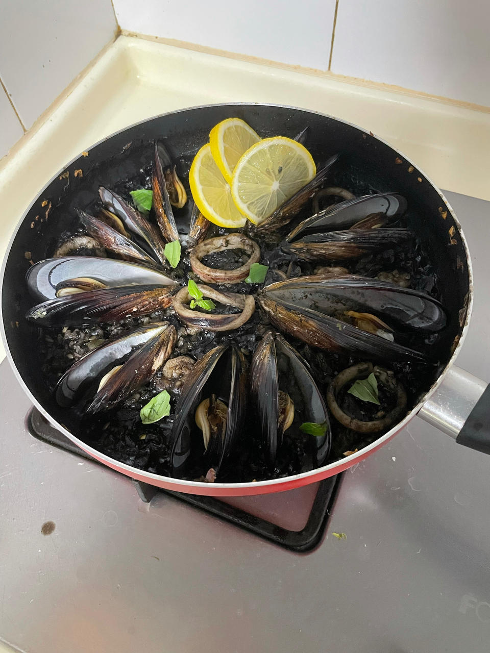 墨鱼汁海鲜饭！超好吃的黑暗料理！Stella's Paella Negra
