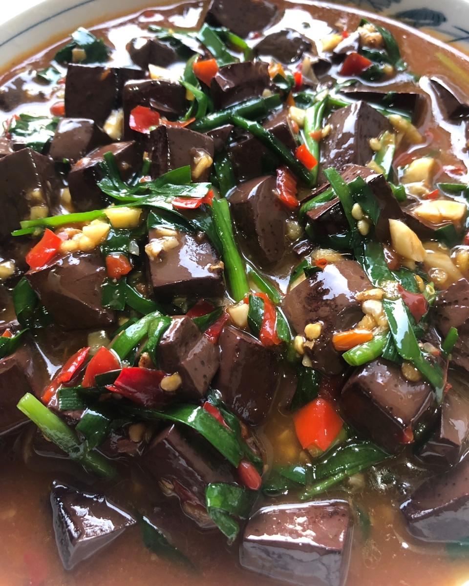 厨师长教你：“韭菜烧鸭血”的正宗做法，非常下饭