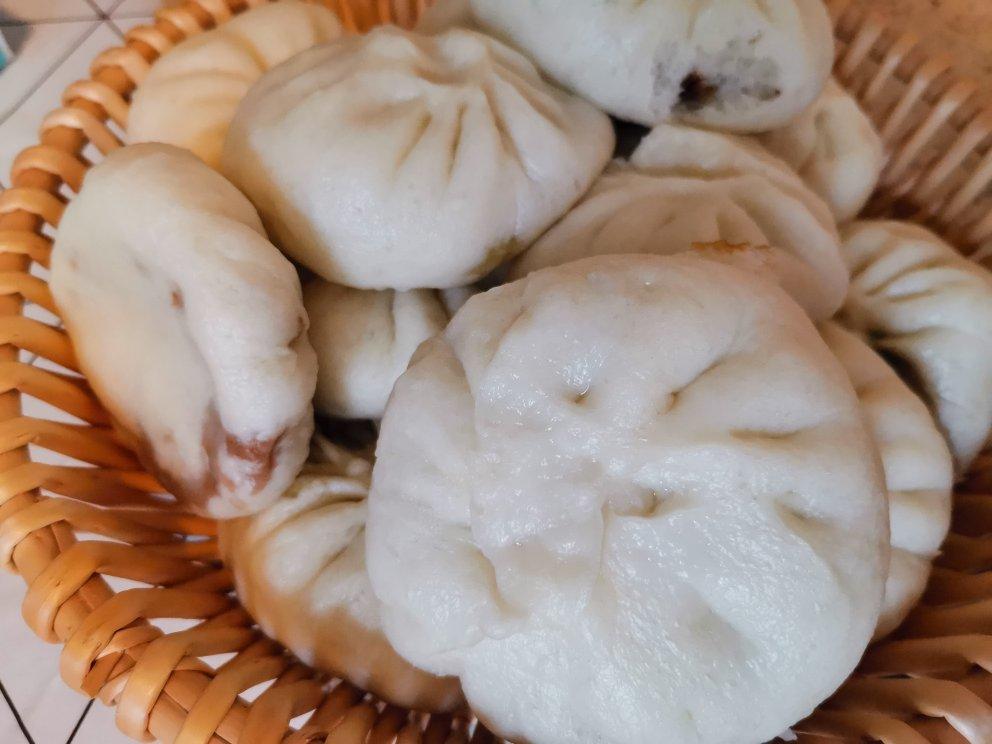 抹嘴的茄子馅包子，酱香味儿香掉眉毛-视频