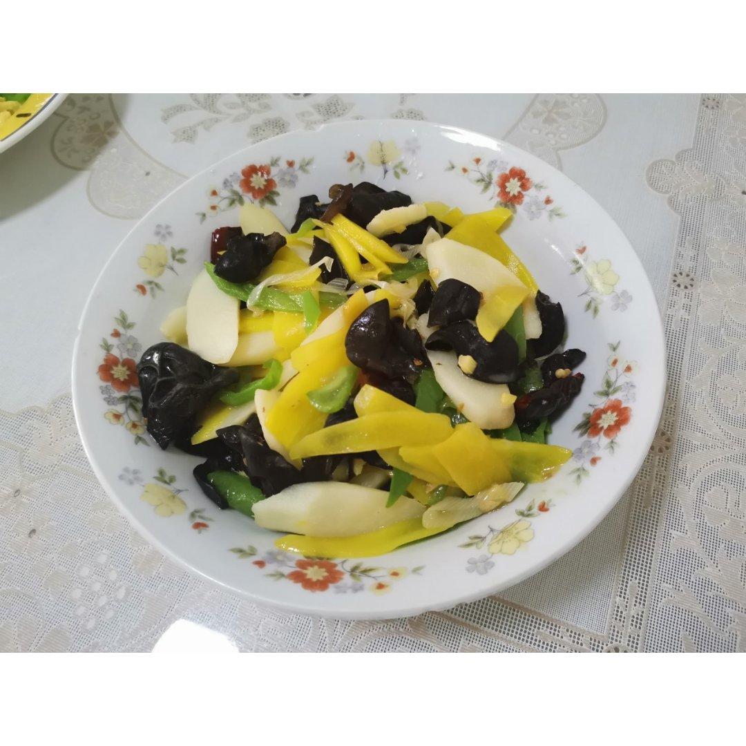 胡萝卜木耳炒山药