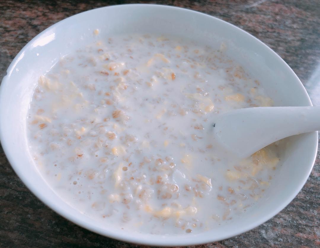 牛奶鸡蛋燕麦