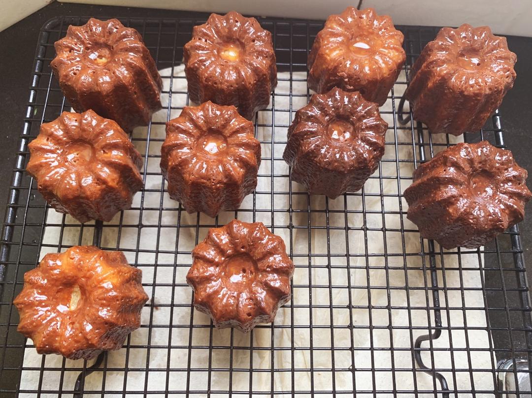 法式经典甜点—可露丽（Canelés）