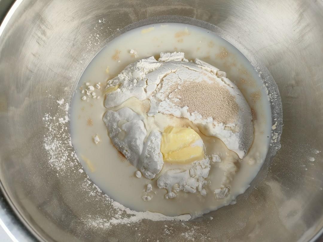 纯奶手撕吐司的做法 步骤1