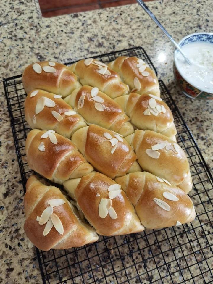 牛奶面包卷🥐（超软超拉丝）一次发酵