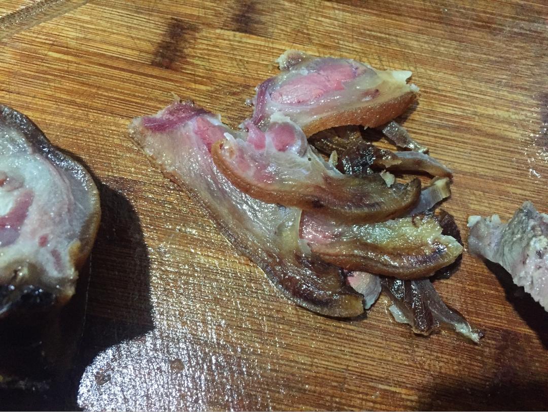 尖椒炒腊猪头肉的做法 步骤8