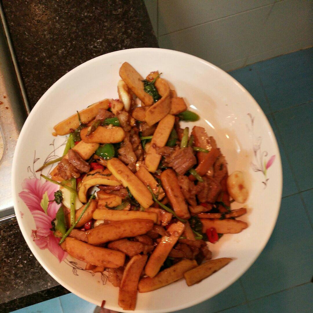 香干辣椒炒肉~  真的好吃爆了