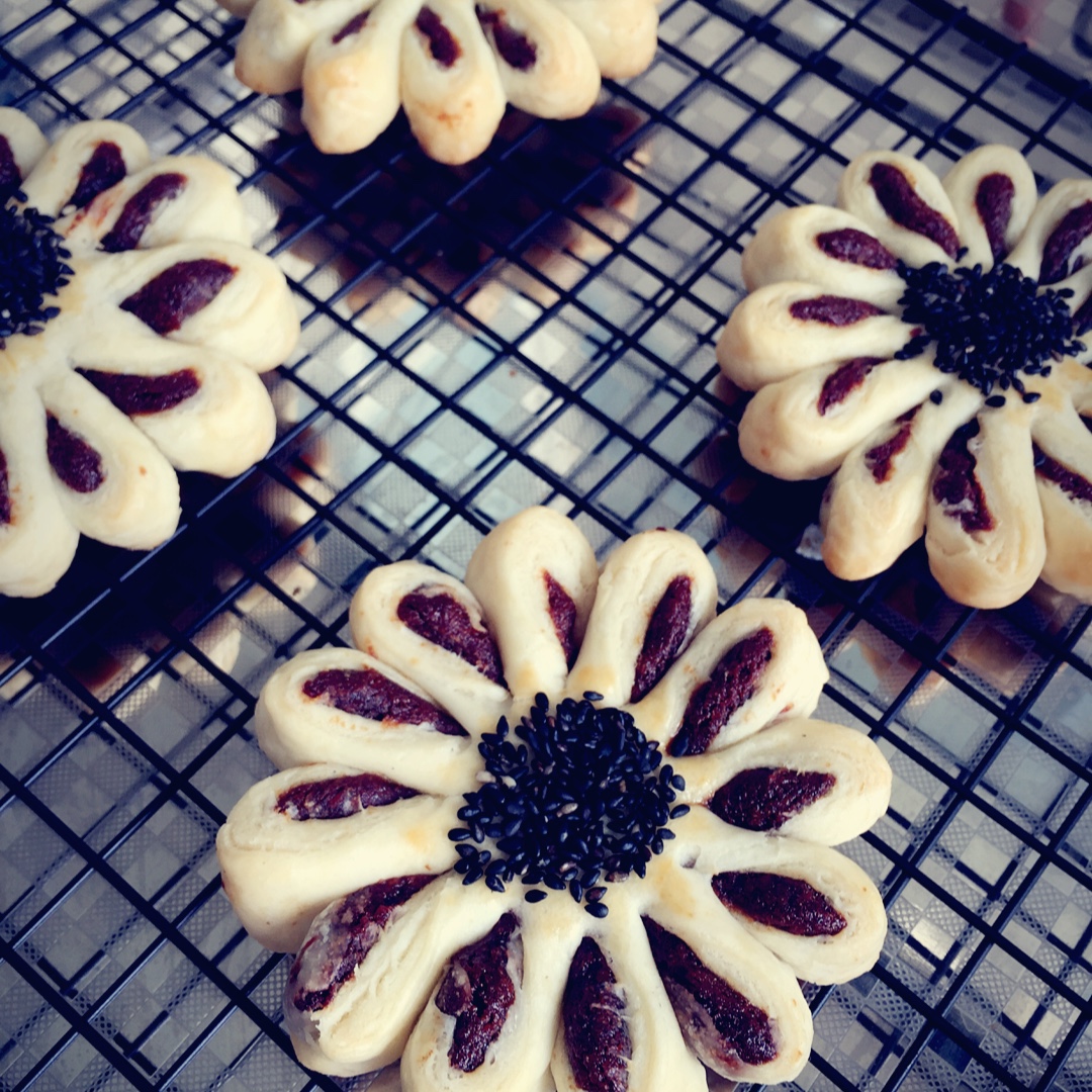 枣花酥，枣泥菊花酥