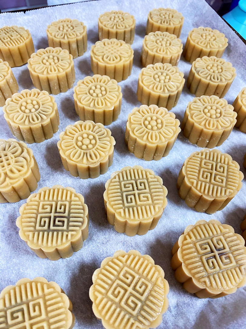 广式月饼—蛋黄莲蓉月饼