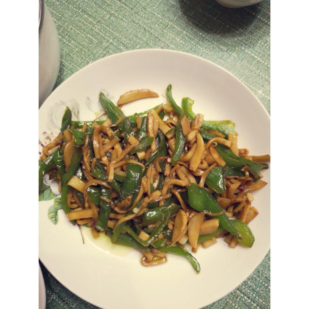 青椒素炒杏鲍菇