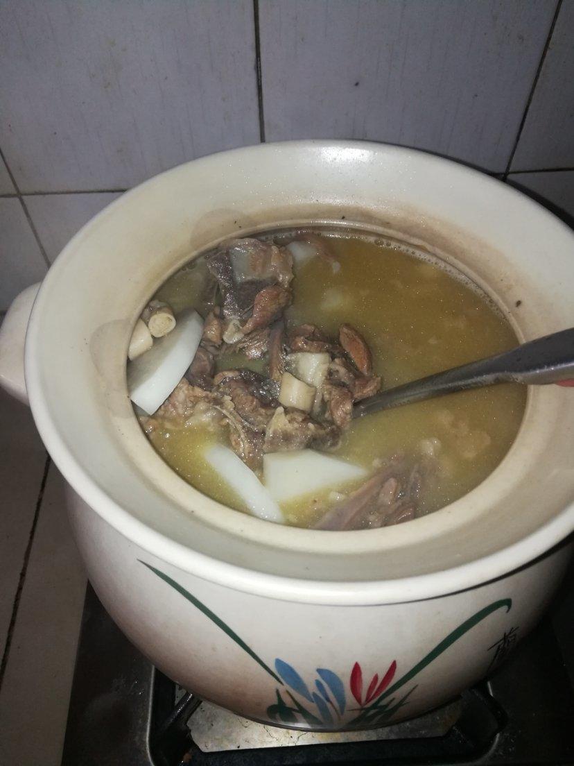 清炖羊肉汤