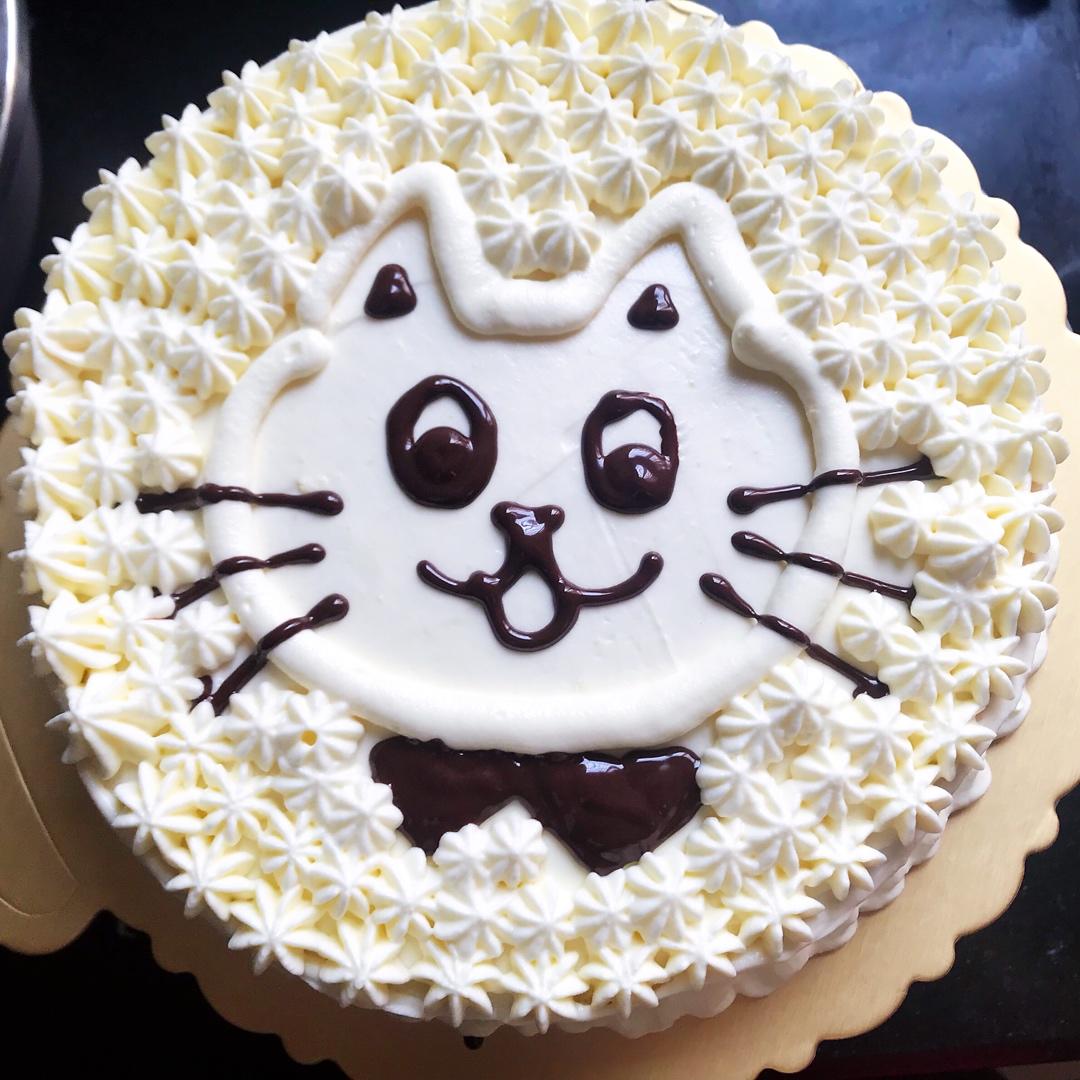 新手必成8寸生日蛋糕（详细多图干货经验分享，解决戚风蛋糕塌陷，奶油饰面涂不好，烤箱温度不好掌握等各种问题）