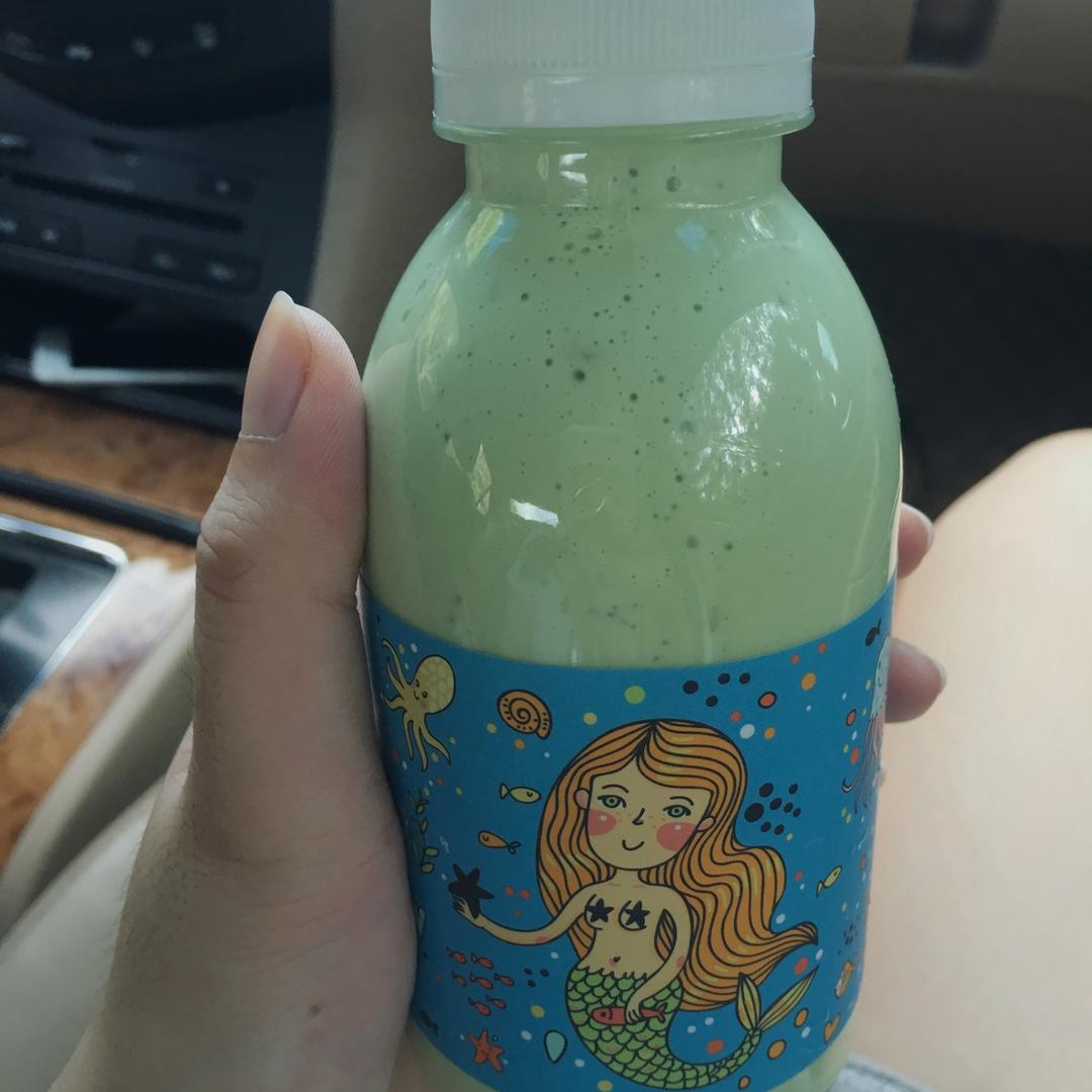 牛油果牛奶