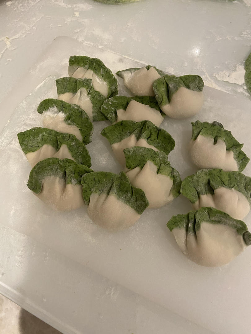 翡翠白玉白菜饺子详细版（附翡翠白玉白菜饺子包法，翡翠白玉饺子皮两种制法，面包机和面，翡翠白玉烧卖，各种馅料搭配）