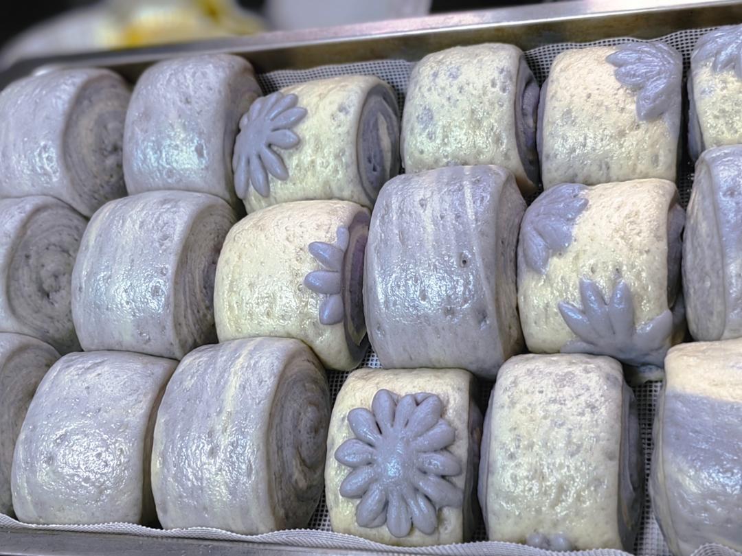 蝶豆花奶香双色馒头