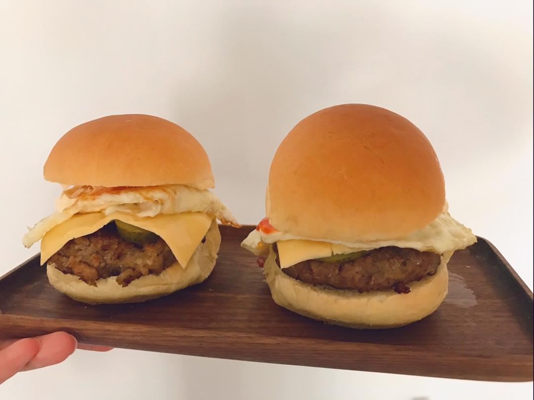 肉多汁的快手汉堡牛肉饼