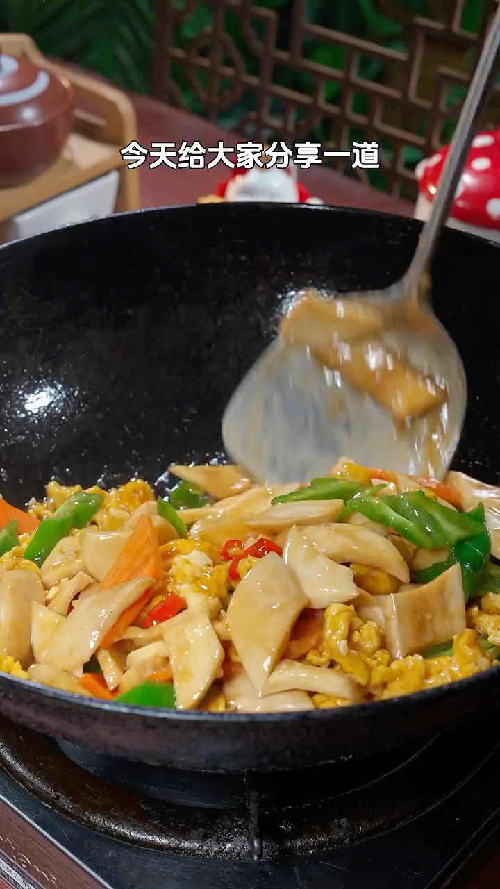 鸡蛋胡萝卜炒杏鲍菇