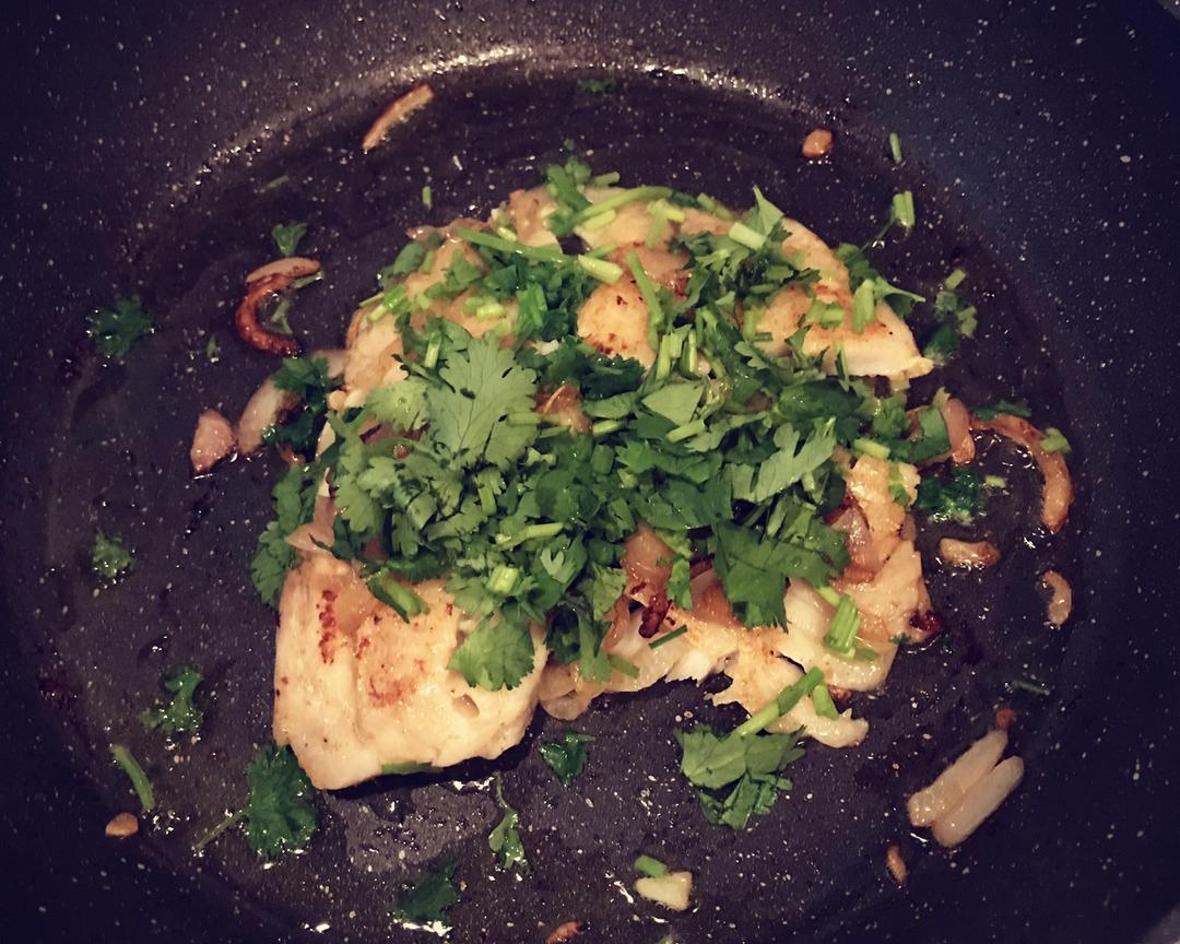 橄榄油煎鲷鱼的做法