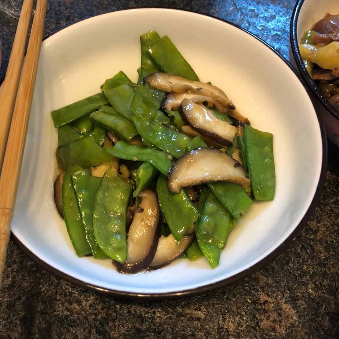 荷兰豆炒香菇