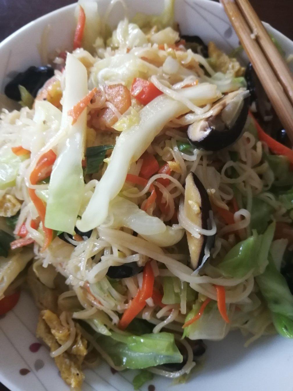 包菜炒粉丝