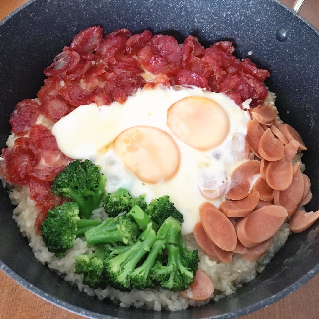 香肠煲仔饭