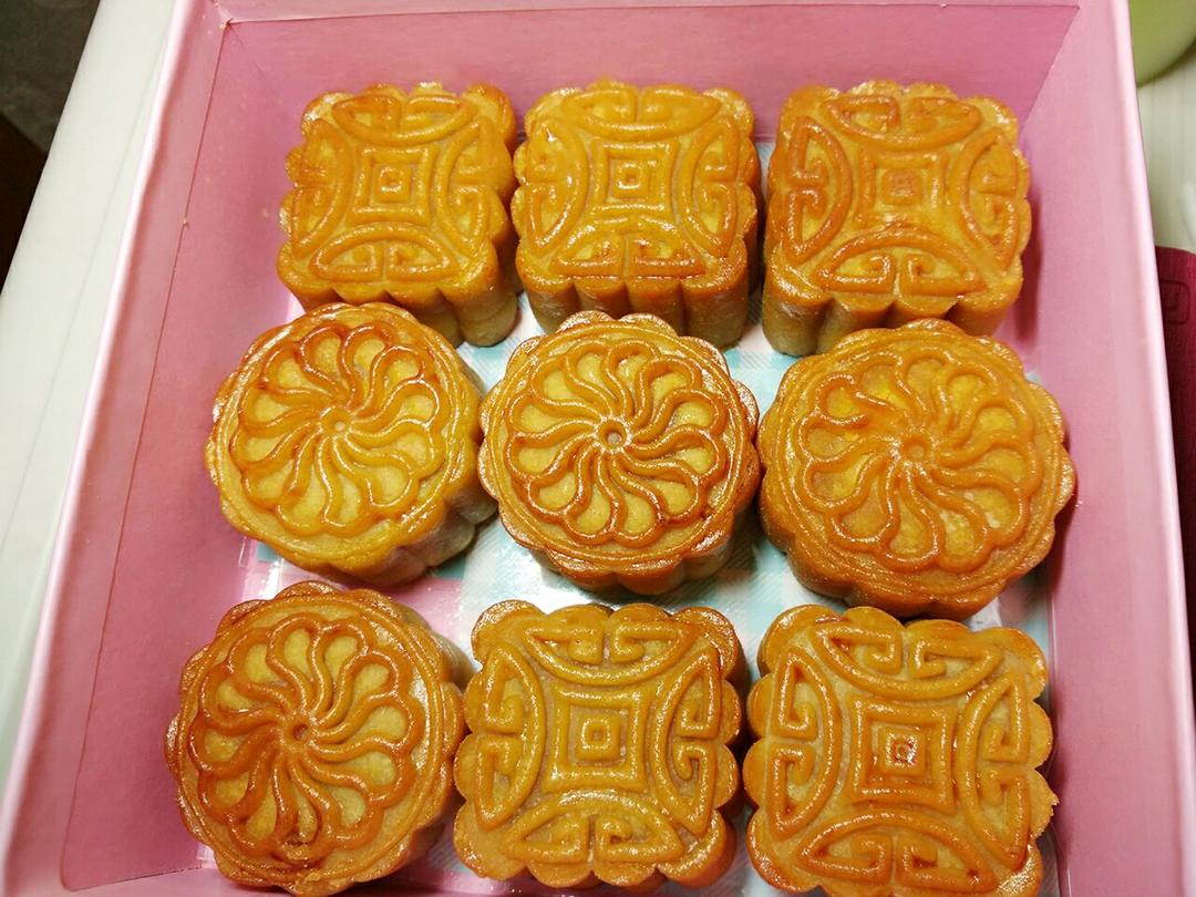 广式月饼——蛋黄莲蓉月饼