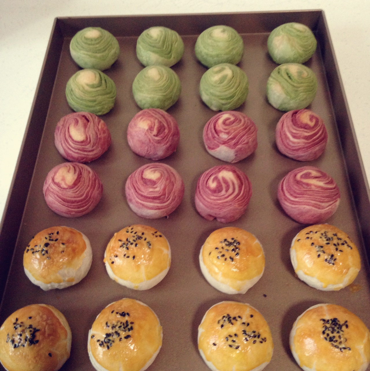 蛋黄酥~紫薯、抹茶、原味~花好月圆，中秋快乐~内附一次做六色蛋黄酥方法~