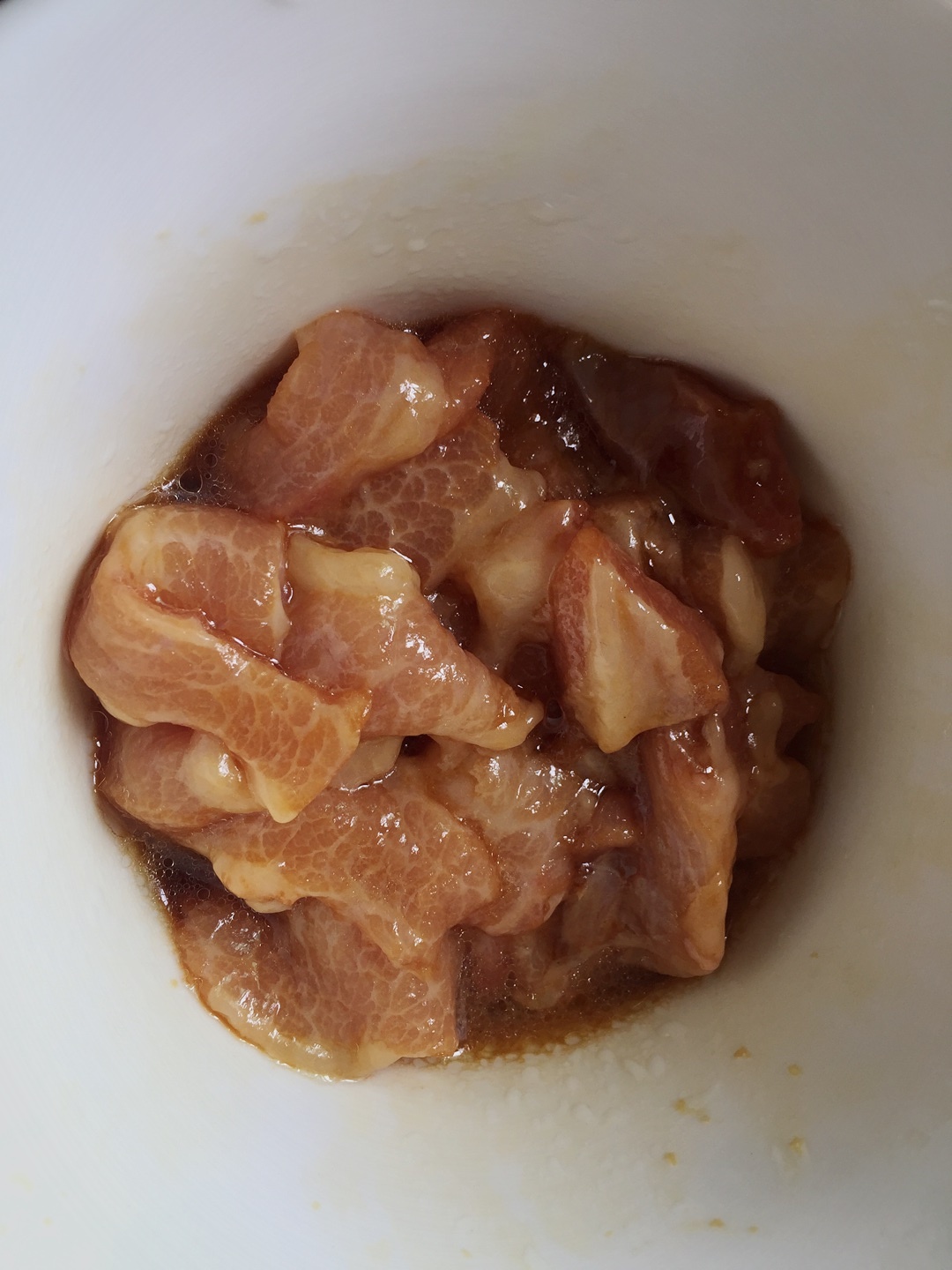 洋葱鲍杏菇猪颈肉的做法 步骤2