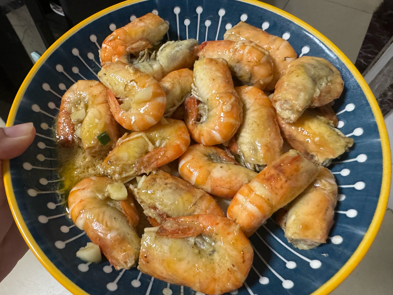 黄油蒜香罗氏虾
