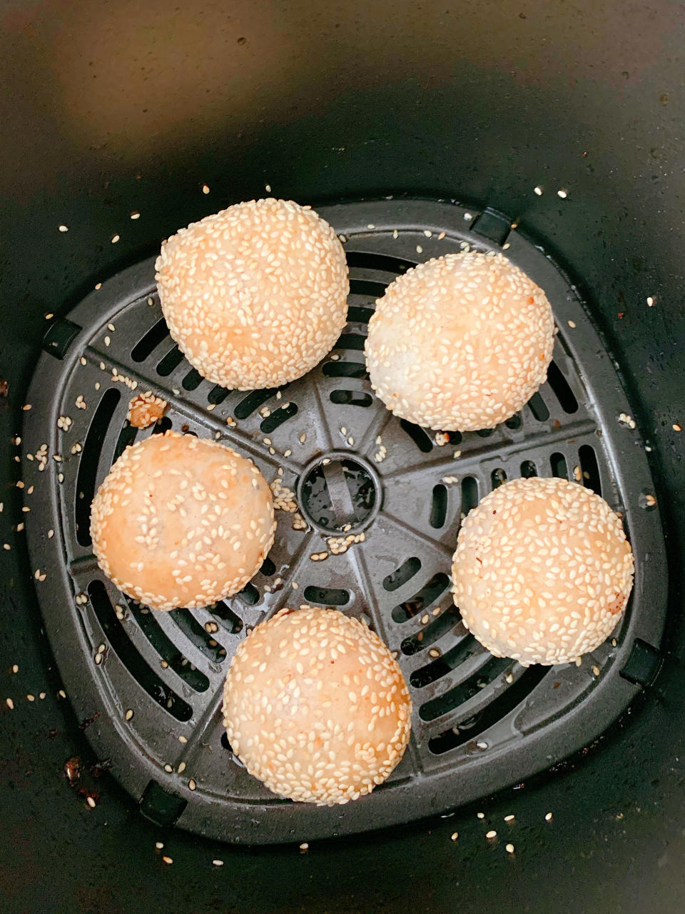 空气炸锅1: 不用油炸的芝麻球/麻圆 😛