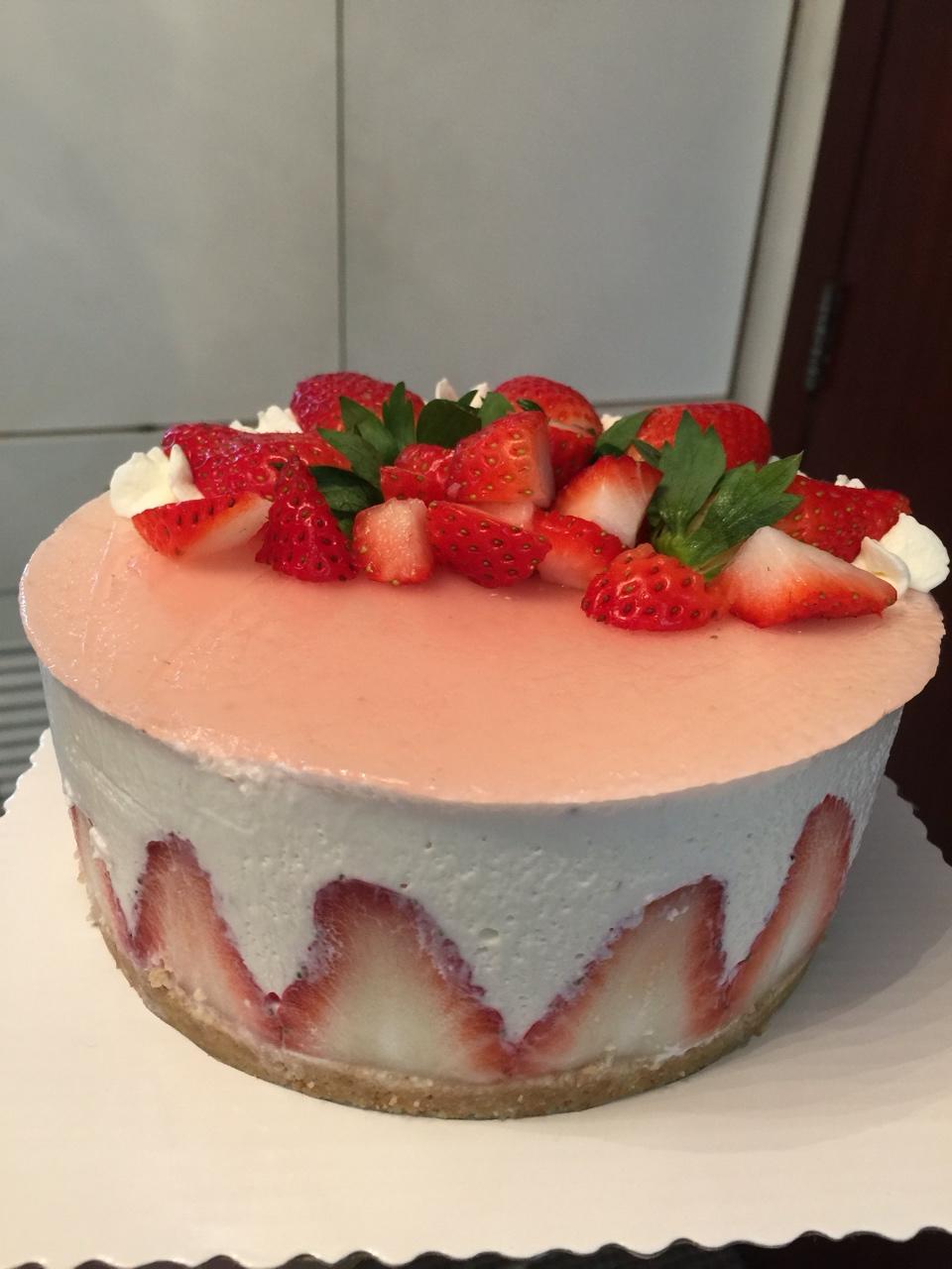 草莓慕斯蛋糕