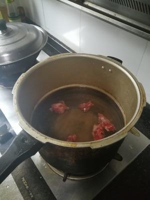 大片牛肉粉丝汤的做法 步骤1