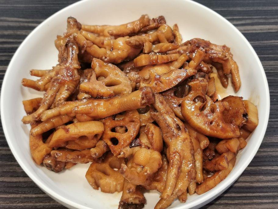 好吃到手指都吃掉的卤鸡爪