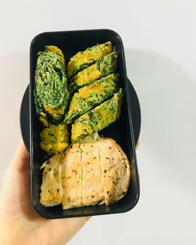 菠菜鸡蛋三文鱼卷