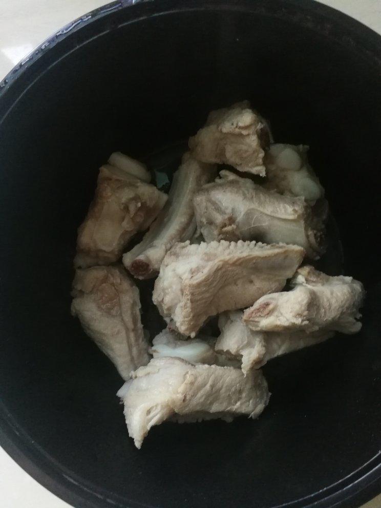 红烧排骨土豆