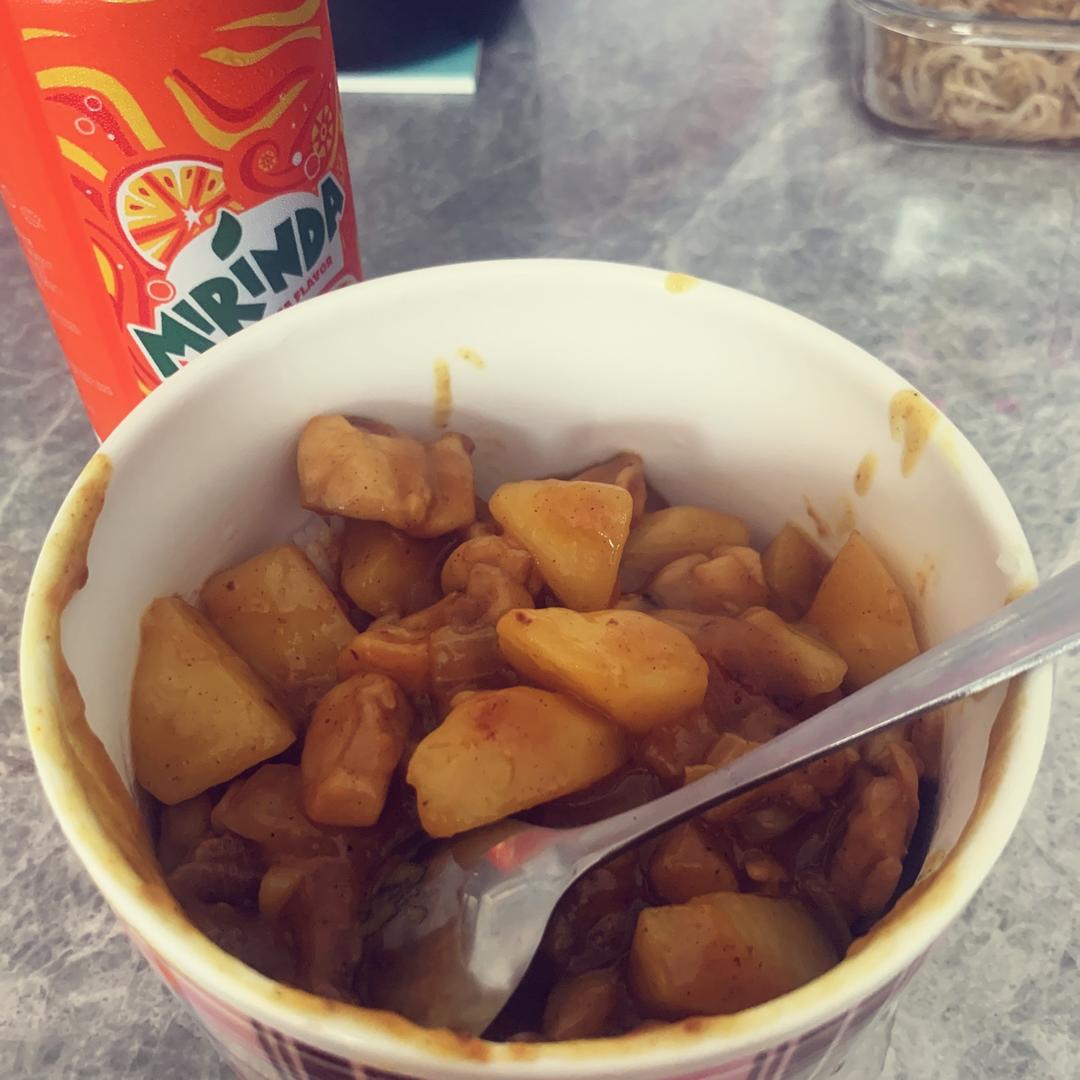 咖喱鸡肉饭