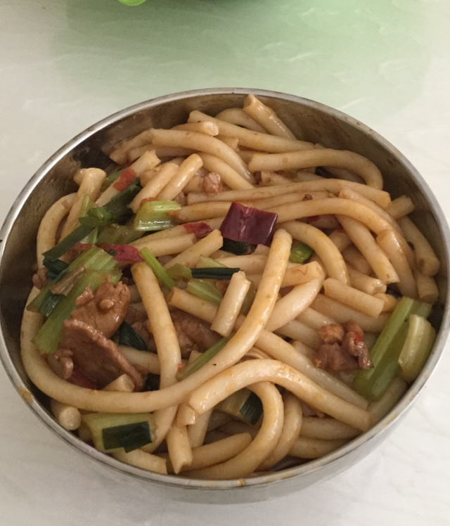 歹歹的新疆炒米粉