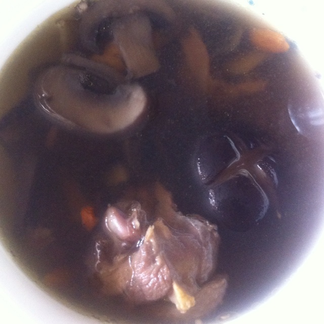 桂圆香菇鸭肉汤