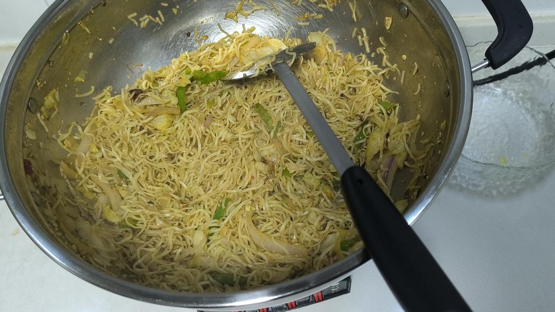 西安特色小吃——孜然炒细面