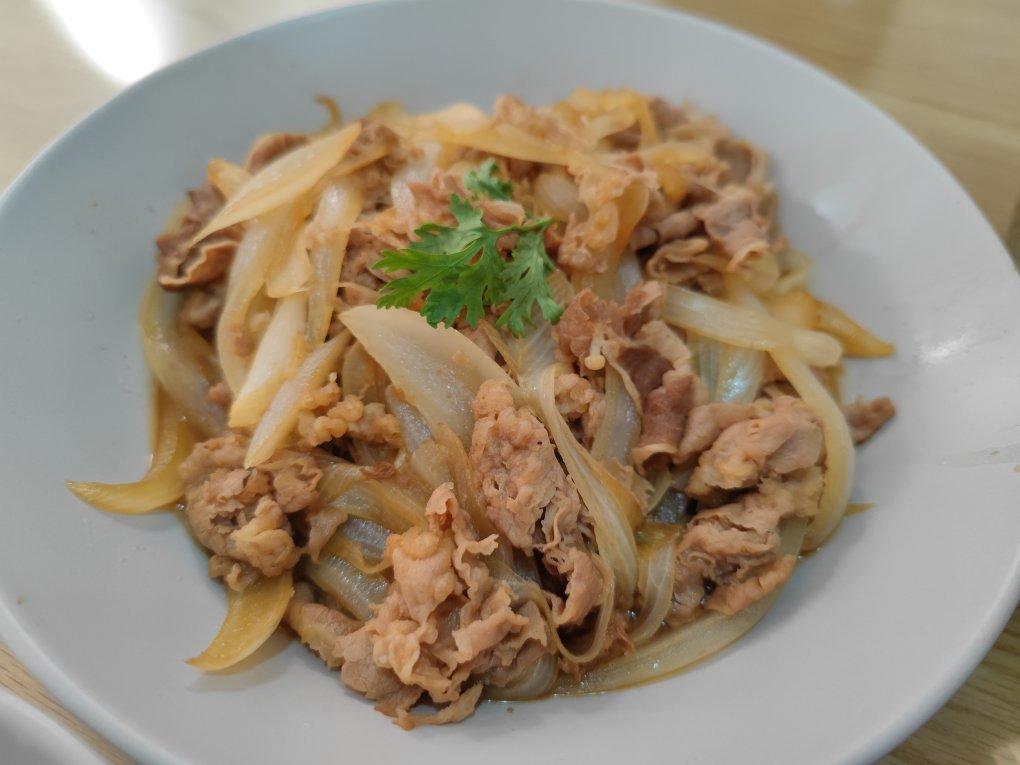 日式照烧肥牛                              模仿吉野家牛肉饭的牛肉版     自制家常照烧酱汁