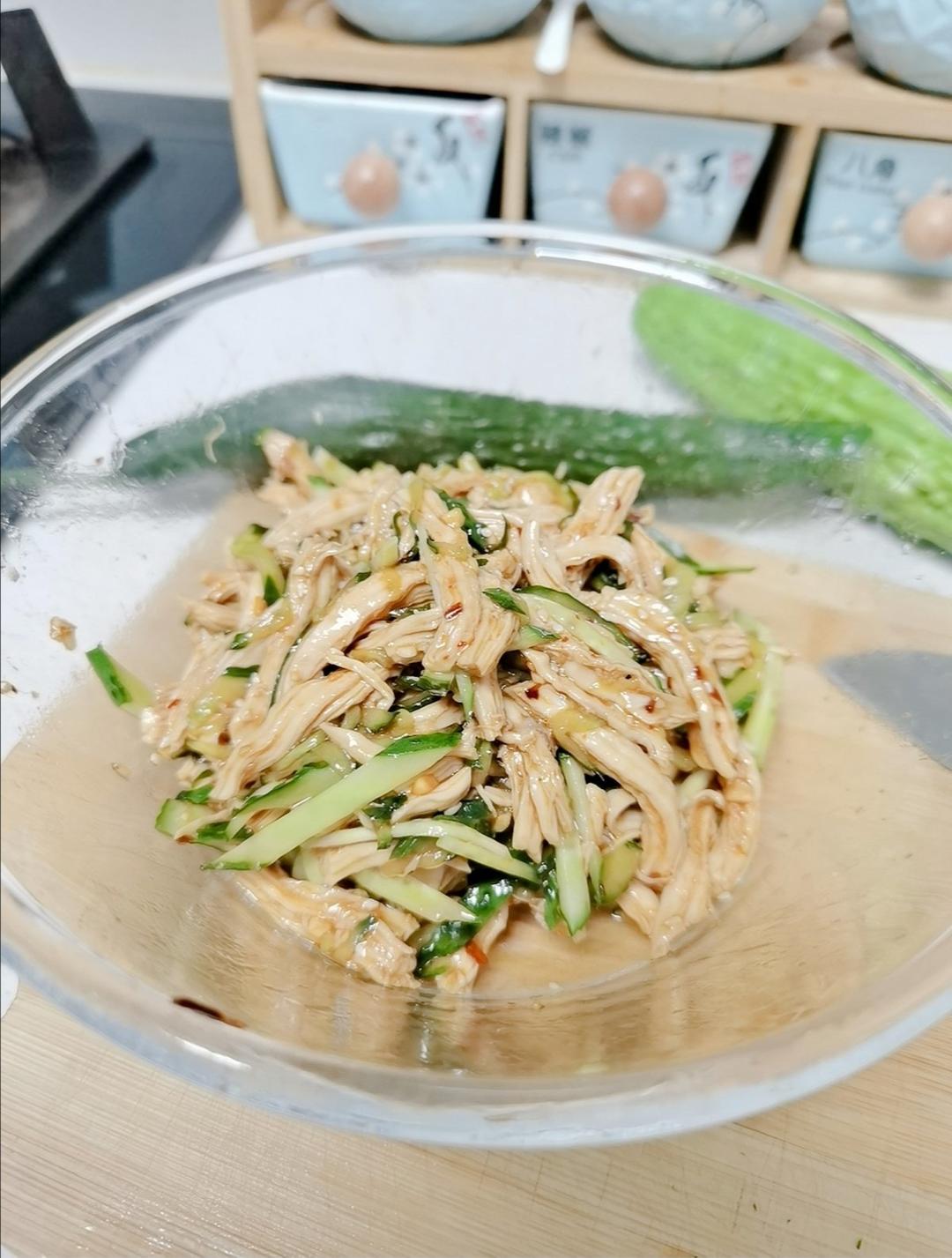 吃一口就上瘾！韩式凉拌鸡丝