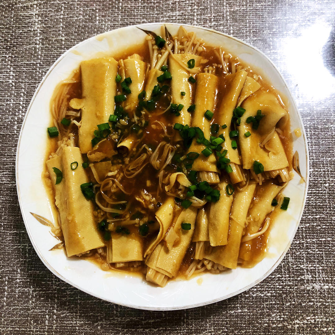 金针菇豆皮卷