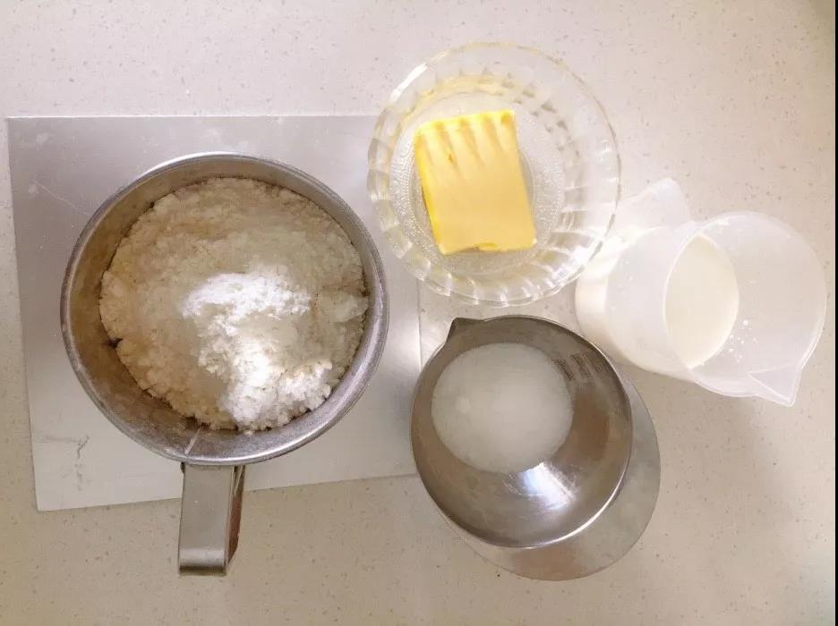 纯奶手撕吐司的做法 步骤1