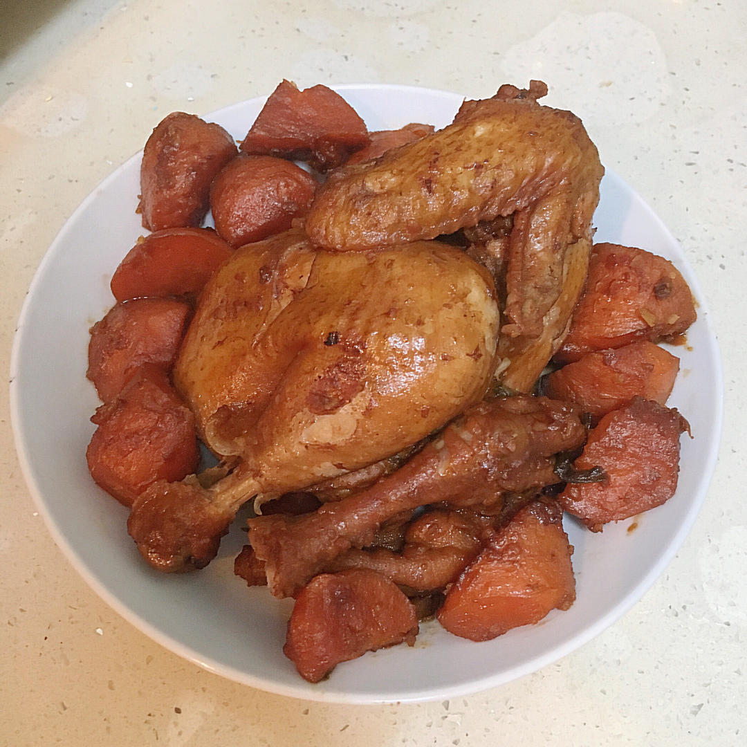 红酒焖鸡～自创三杯鸡（一杯油，一杯红酒，一杯生抽😋）