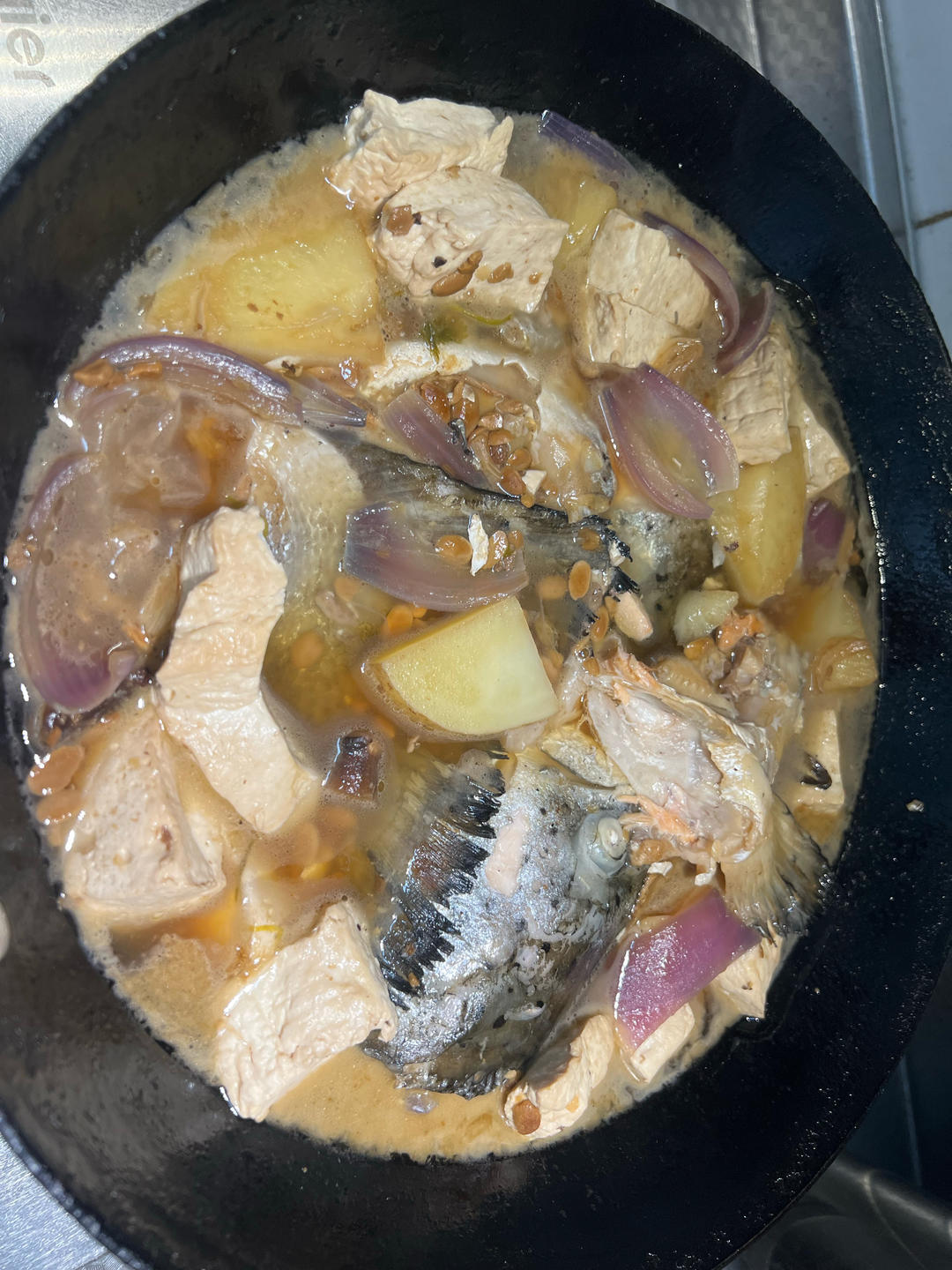 酱焖三文鱼头（拌饭绝配）