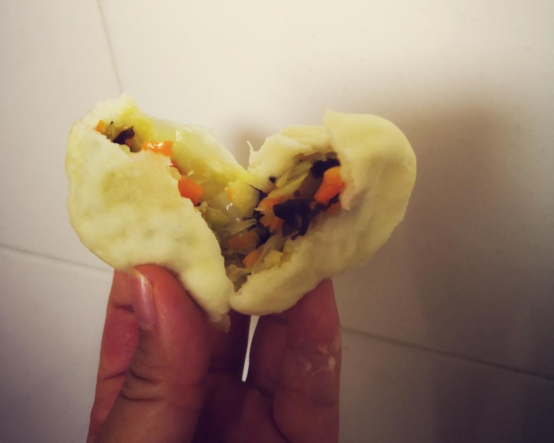 大头菜（圆白菜、卷心菜）胡萝卜包子